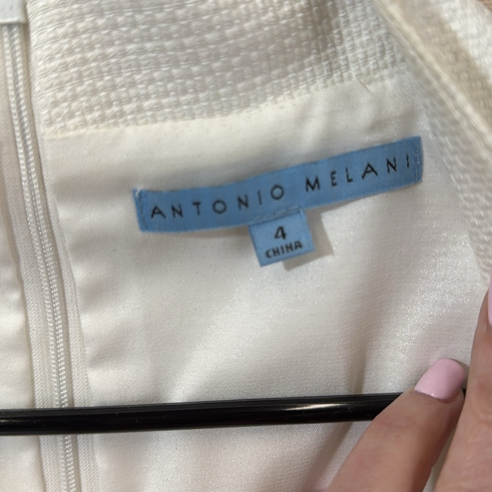 Antonio Melani White Textured Sheath Dress with Ivory Lace sizeโ 4 - Picture 6 of 6